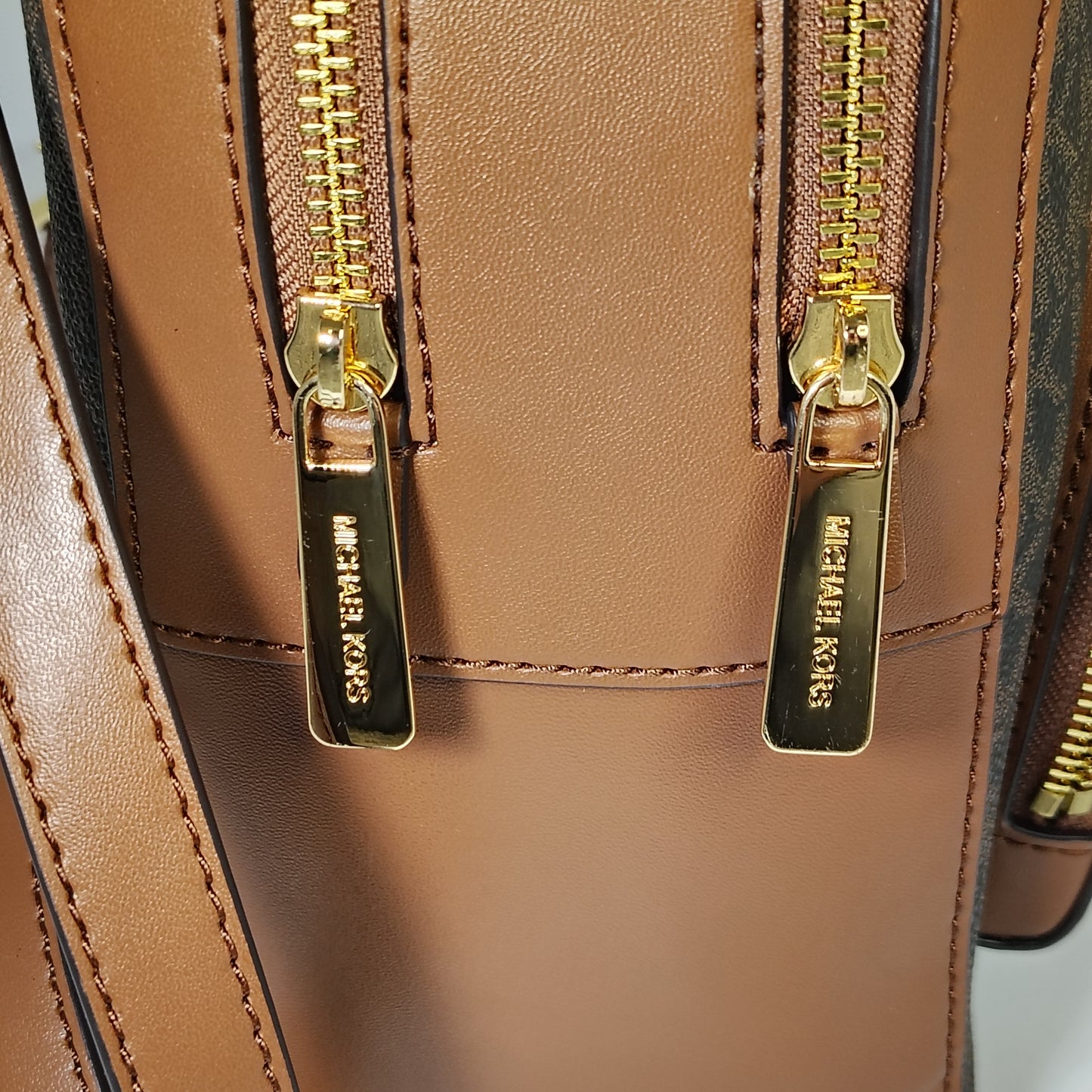 2020 Michael Kors Abbey Medium Logo Monogram Women's Backpack Bag Mint Condition