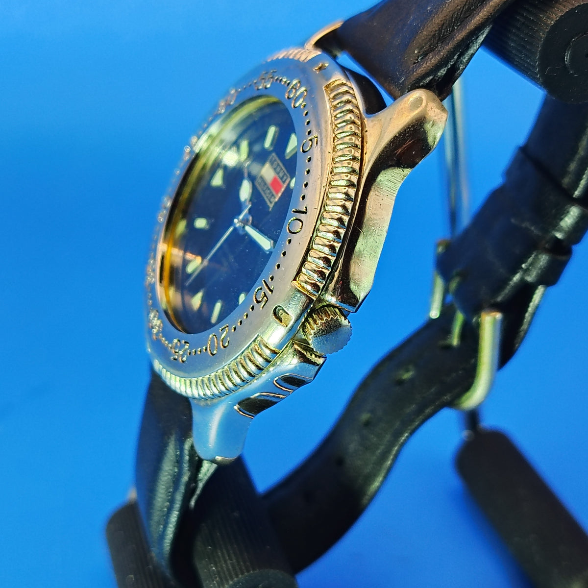 Vintage 2006 Tommy Hilfiger 1500 Professional 40mm Mens Quartz Designer Fashion Watch Restored Clearance