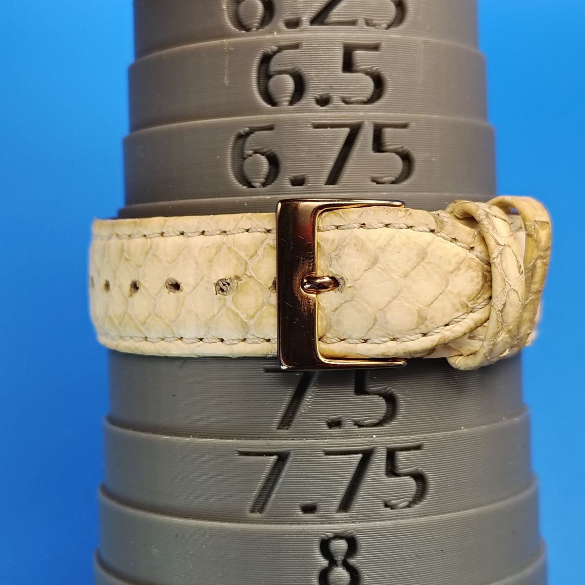 Vintage 2006 Bradgley Mischka Mother of Pearl 40mm Womens Luxury Watch Snake Skin Strap