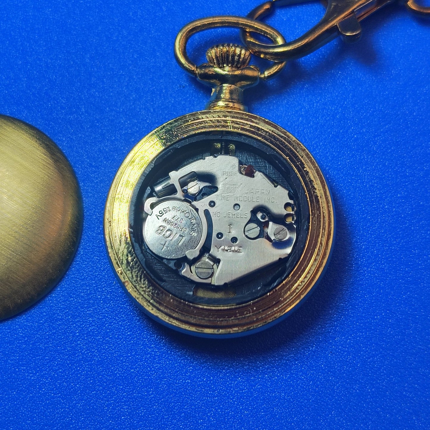 Vintage 1997 Elvis Licensed 34mm Women's Quartz Pocket Watch Heart Seconds Charm