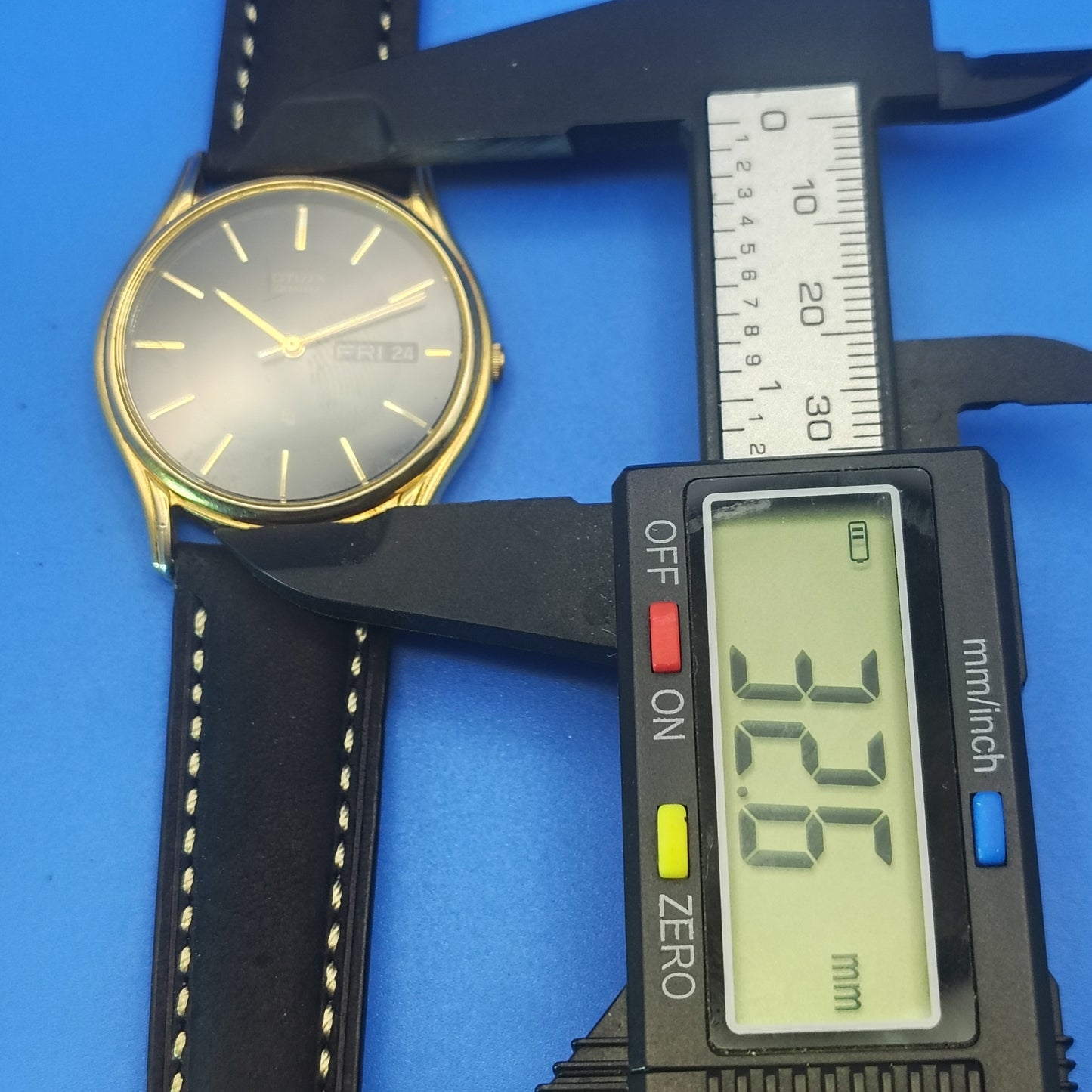 Vintage 1988 Citizen 6100 Day-Date 32mm Mens Quartz Dress Watch Restored