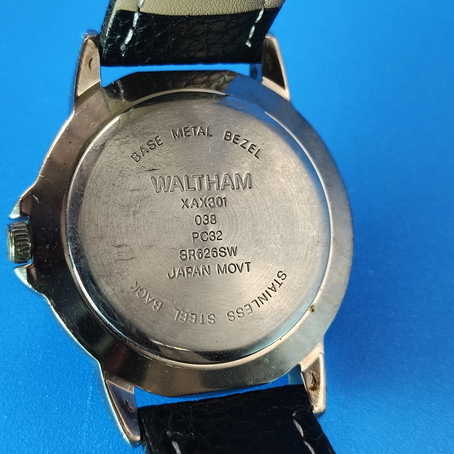 Vintage 1998 Waltham Diver Style 36mm Mens Quartz Watch New Leather Strap Resto