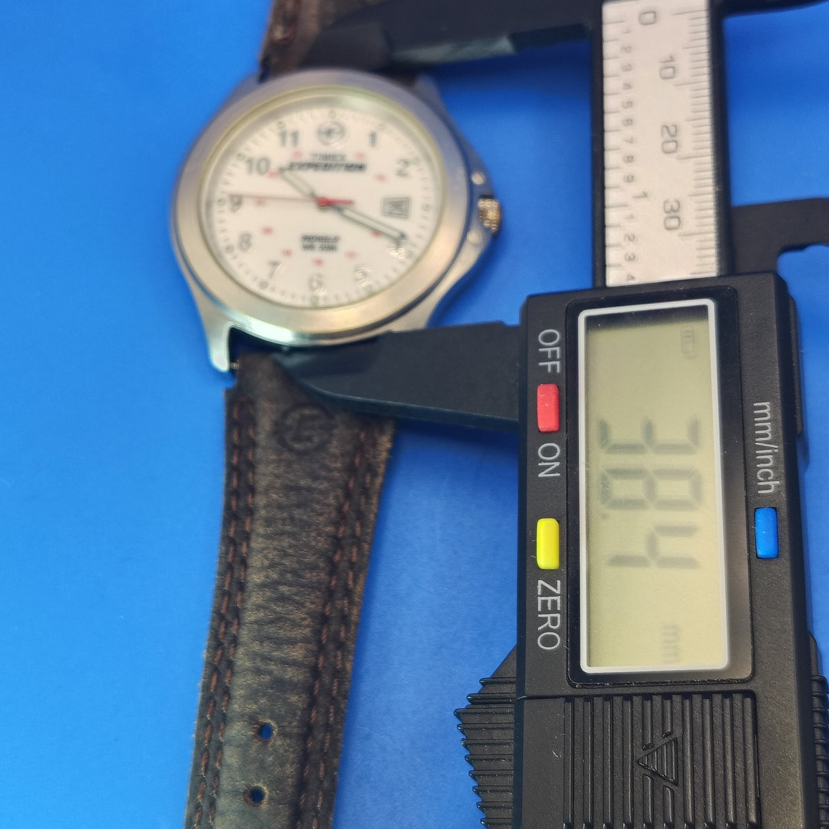 Vintage Timex Expedition Date 38mm Mens Quartz Watch Leather Strap (No Indiglo)