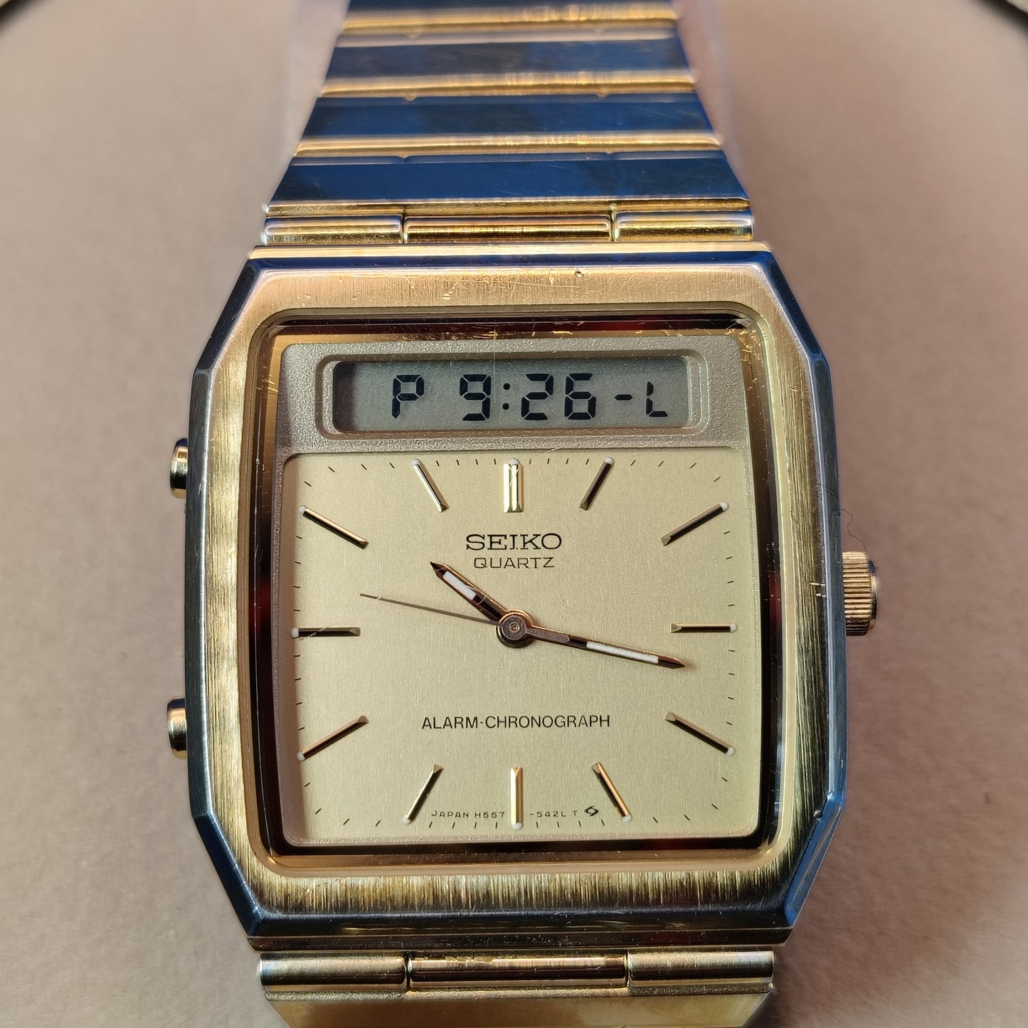 Vintage 1984 Seiko H557-5319 Ana-Digi Dual Time Chronograph Mens Quartz Watch