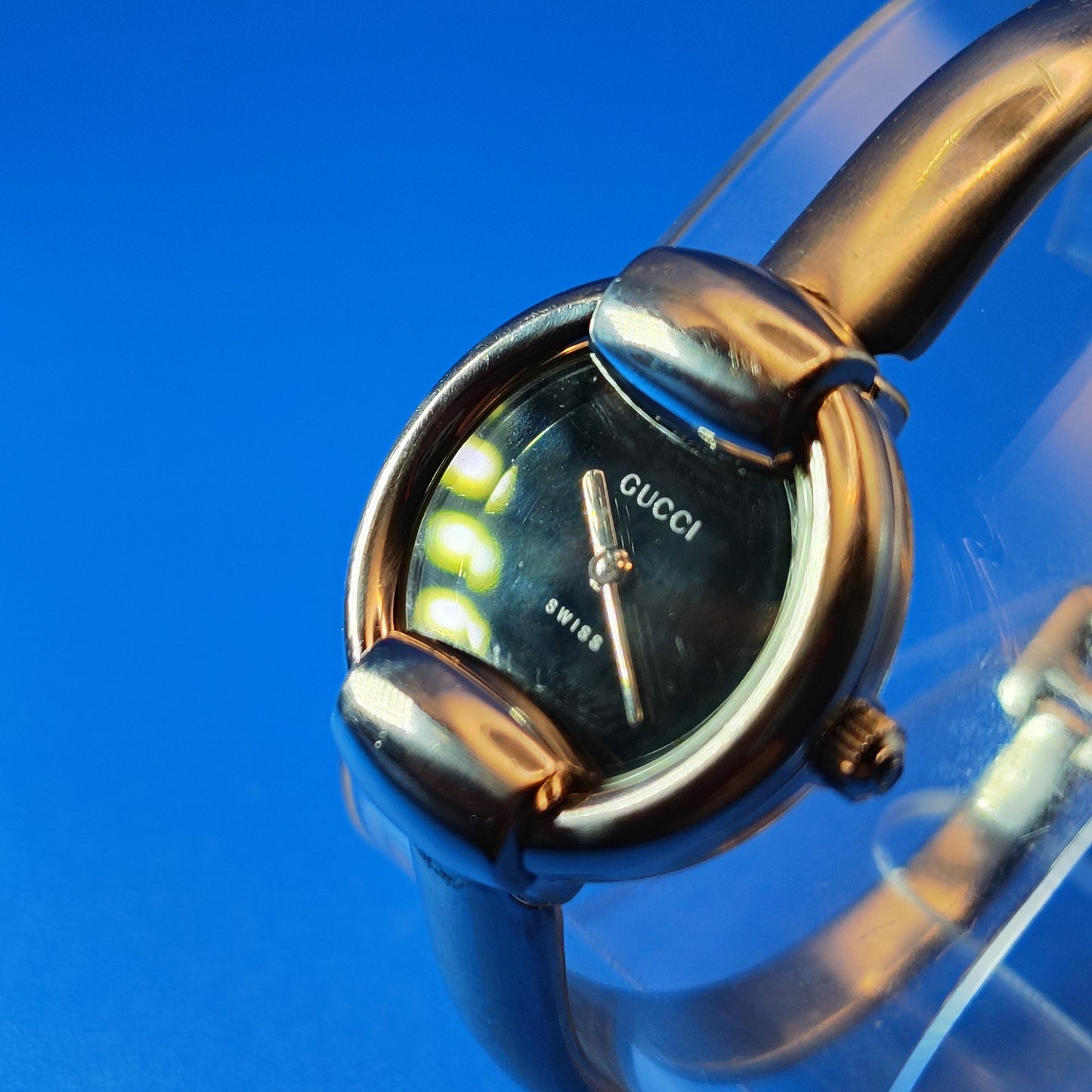 Vintage 1994 Authentic Gucci 1400L Swiss Women's Quartz Bangle Luxury Watch Restored