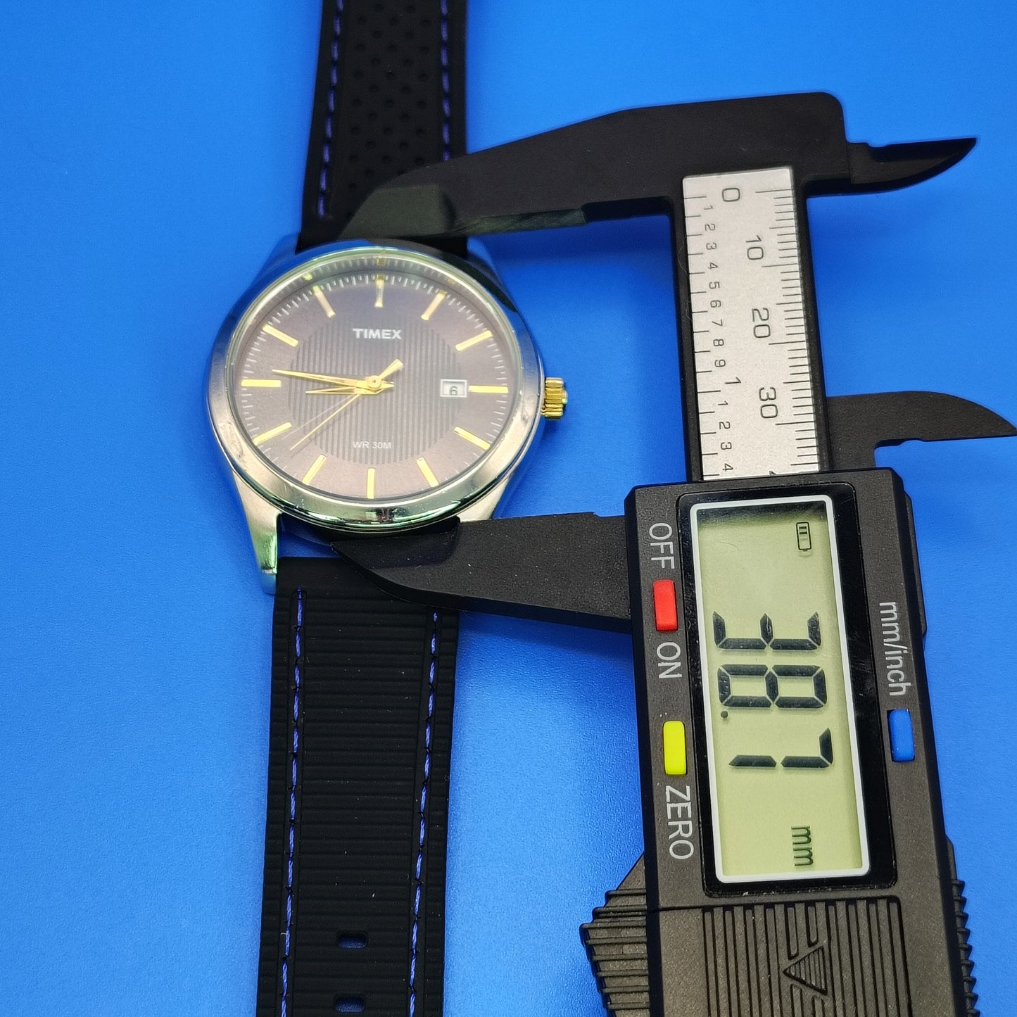 2016 Timex Date 39mm Men's Quartz Watch New Rubber Strap SS Deployment Clasp