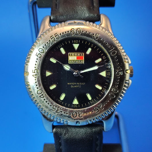Vintage 2006 Tommy Hilfiger 1500 Professional 40mm Mens Quartz Designer Fashion Watch Restored Clearance
