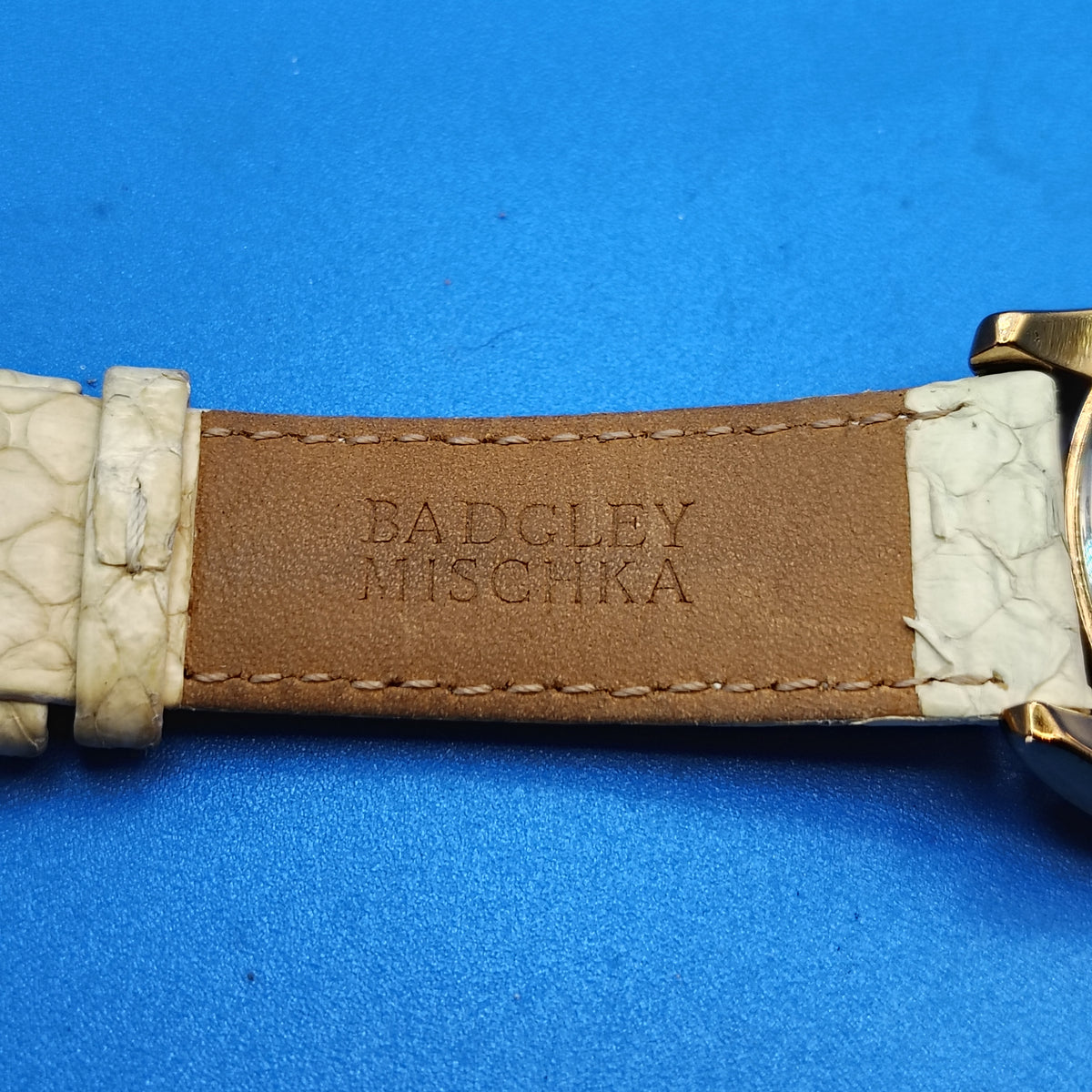 Vintage 2006 Bradgley Mischka Mother of Pearl 40mm Womens Luxury Watch Snake Skin Strap
