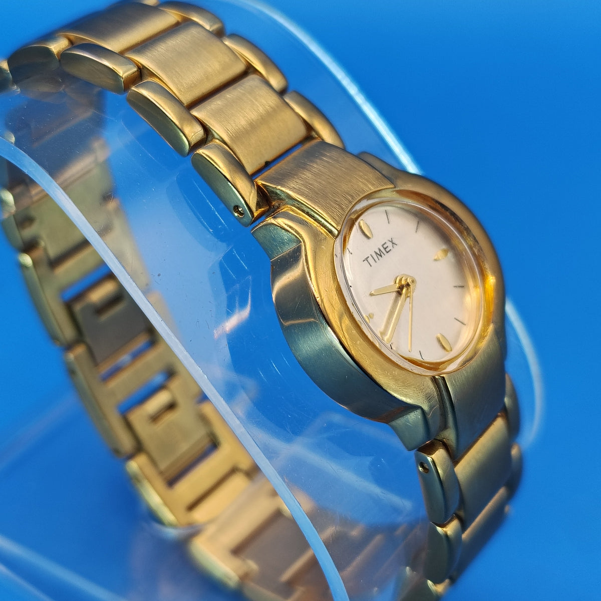 Vintage 1992 Timex 30mm Integrated Bracelet Women's Quartz Watch Size 6.25