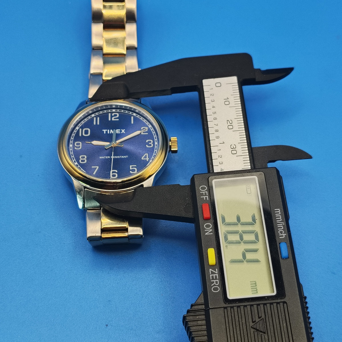 Vintage 2006 Timex 38mm Two Tone Mens Quartz Dress Watch Stainless Steel