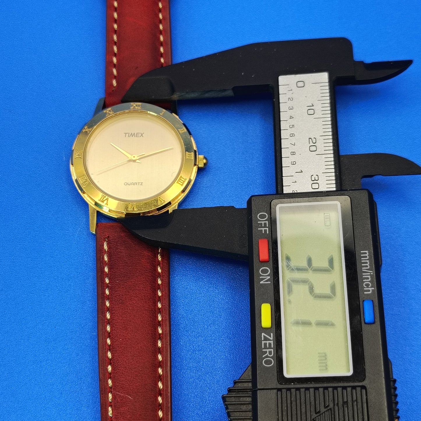 Vintage 1995 Timex Roman Numeral Mens Unisex 32mm Quartz Dress Watch New Strap