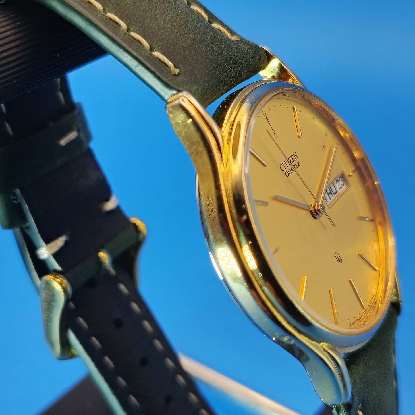 Vintage 1988 Citizen Day-Date 32mm Mens Quartz Watch New Strap Missing Indicies
