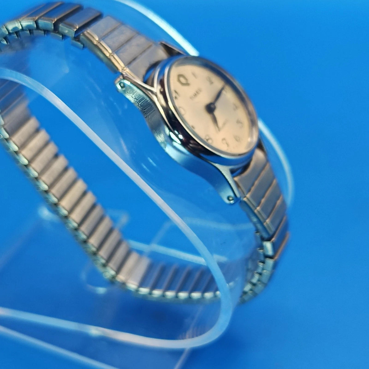 Vintage 1989 Timex 21mm Women's Quartz Watch Stretch Bracelet Stainless Steel