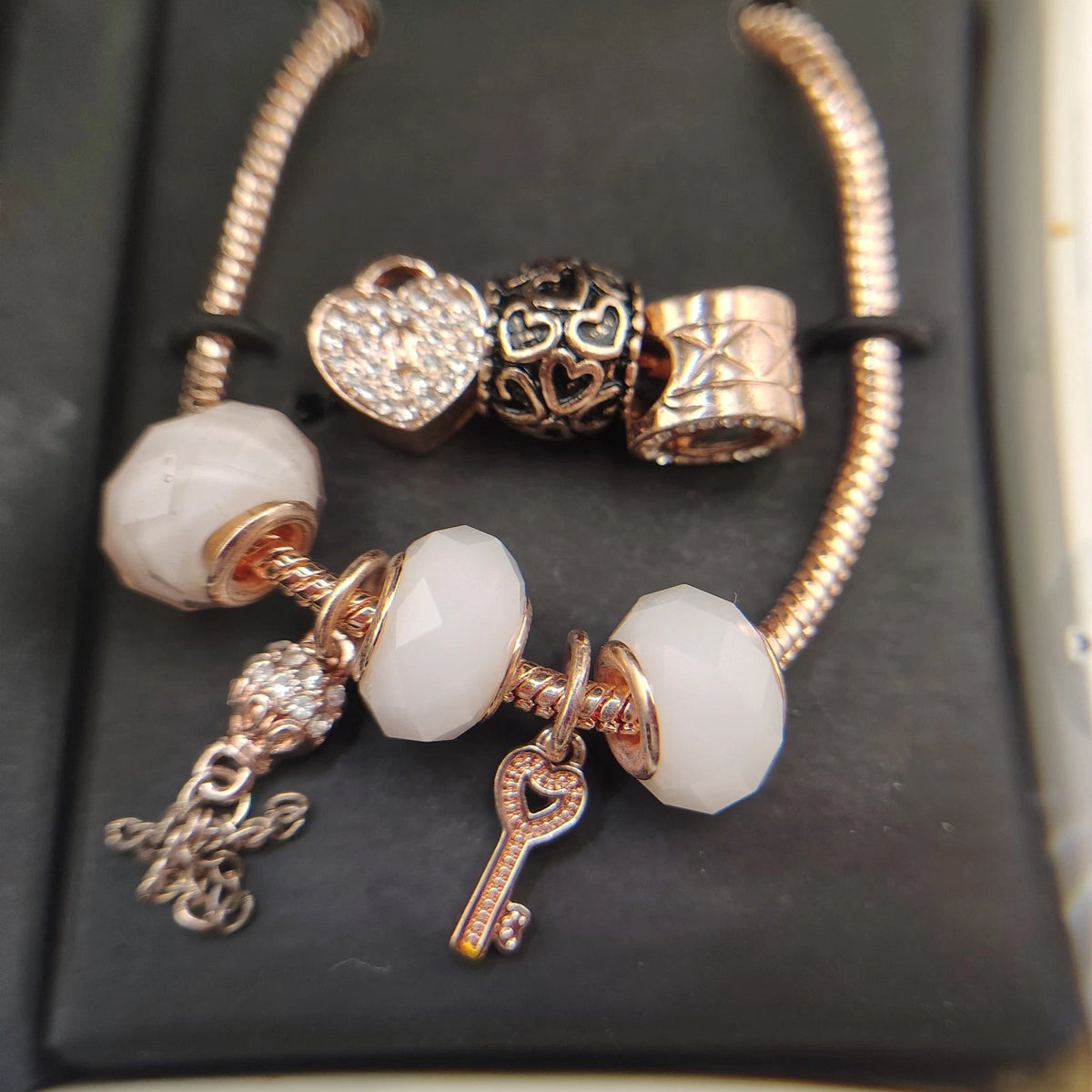 Women's Fashion Quartz Watch Set With Bracelet Interchangeable Beads New In Box
