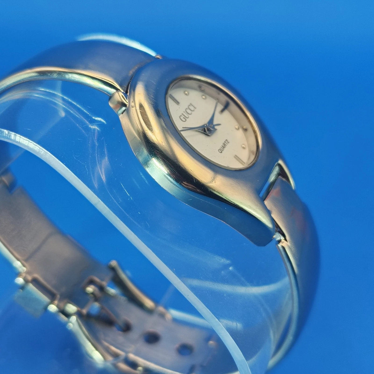 Vintage 1990 GUCCI Bangel Swiss Made Women's Quartz Luxury Watch SS Strap Resto