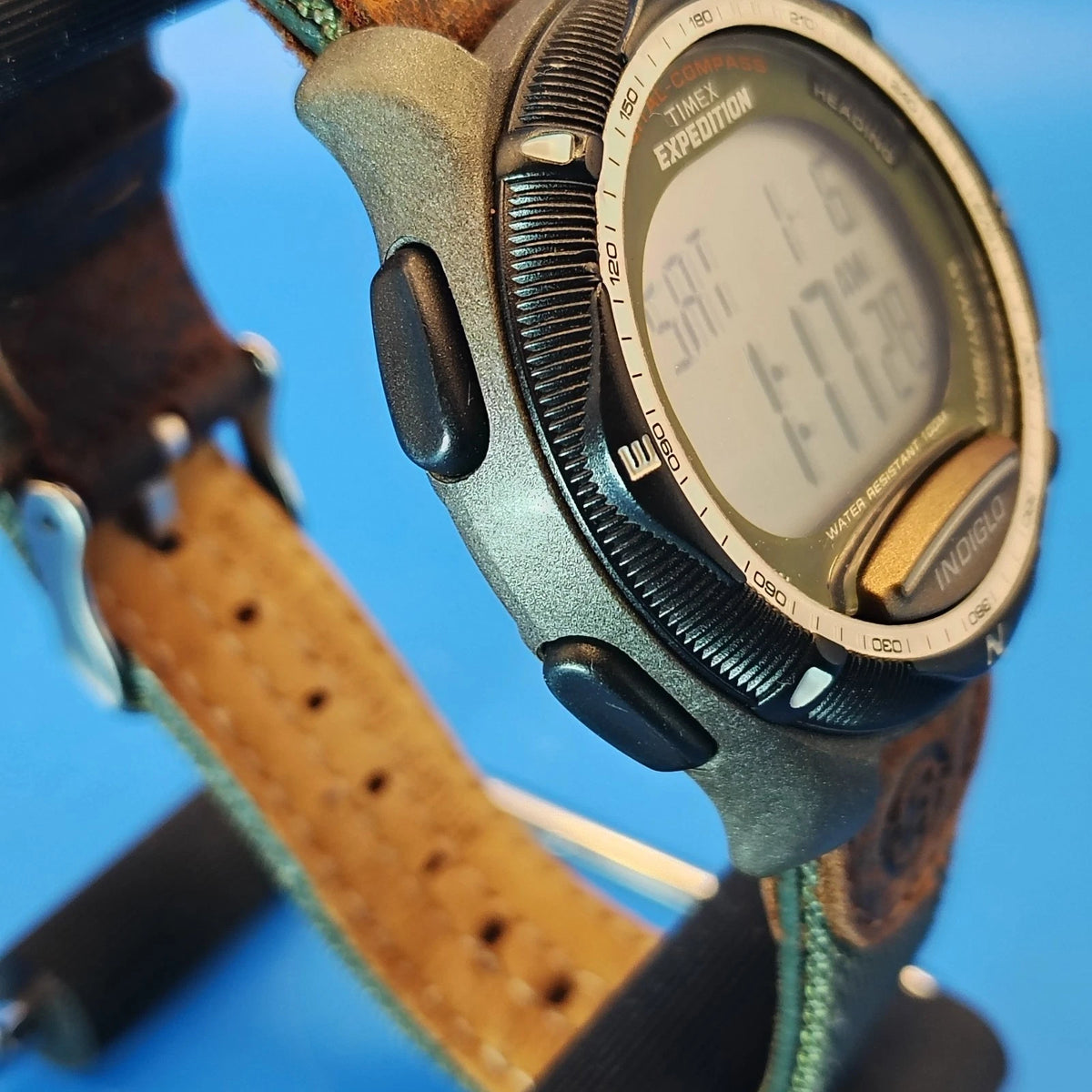 Vintage 2004 Timex Expedition Indiglo Digital Compass Mens Quartz Field Watch