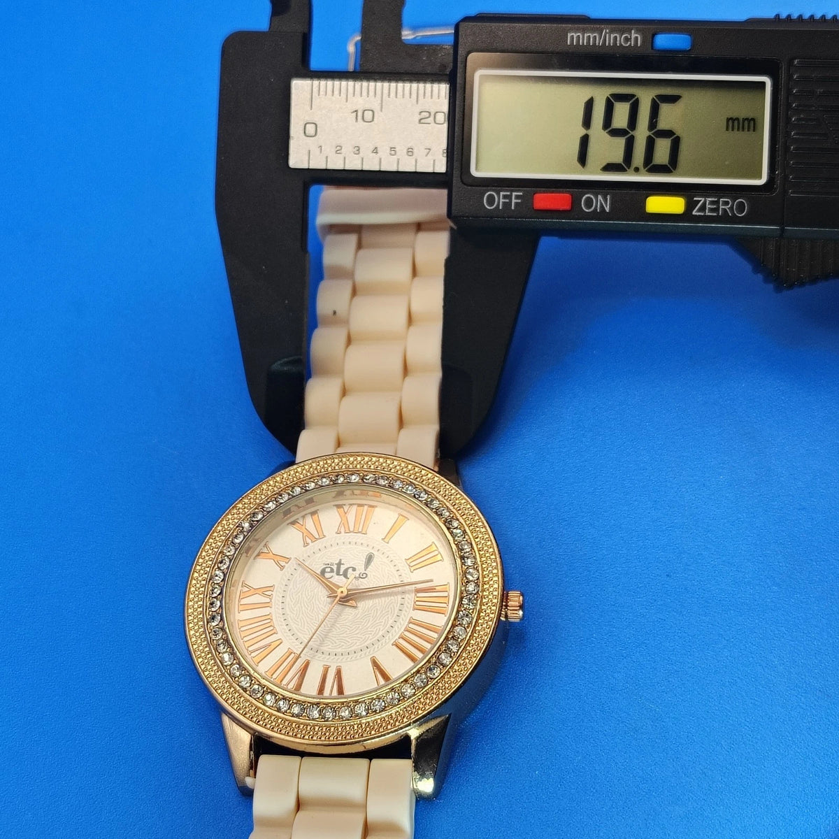 Vintage 2011 Rue21 ETC! Crystal Roman Numeral 40mm Women's Quartz Watch Restored