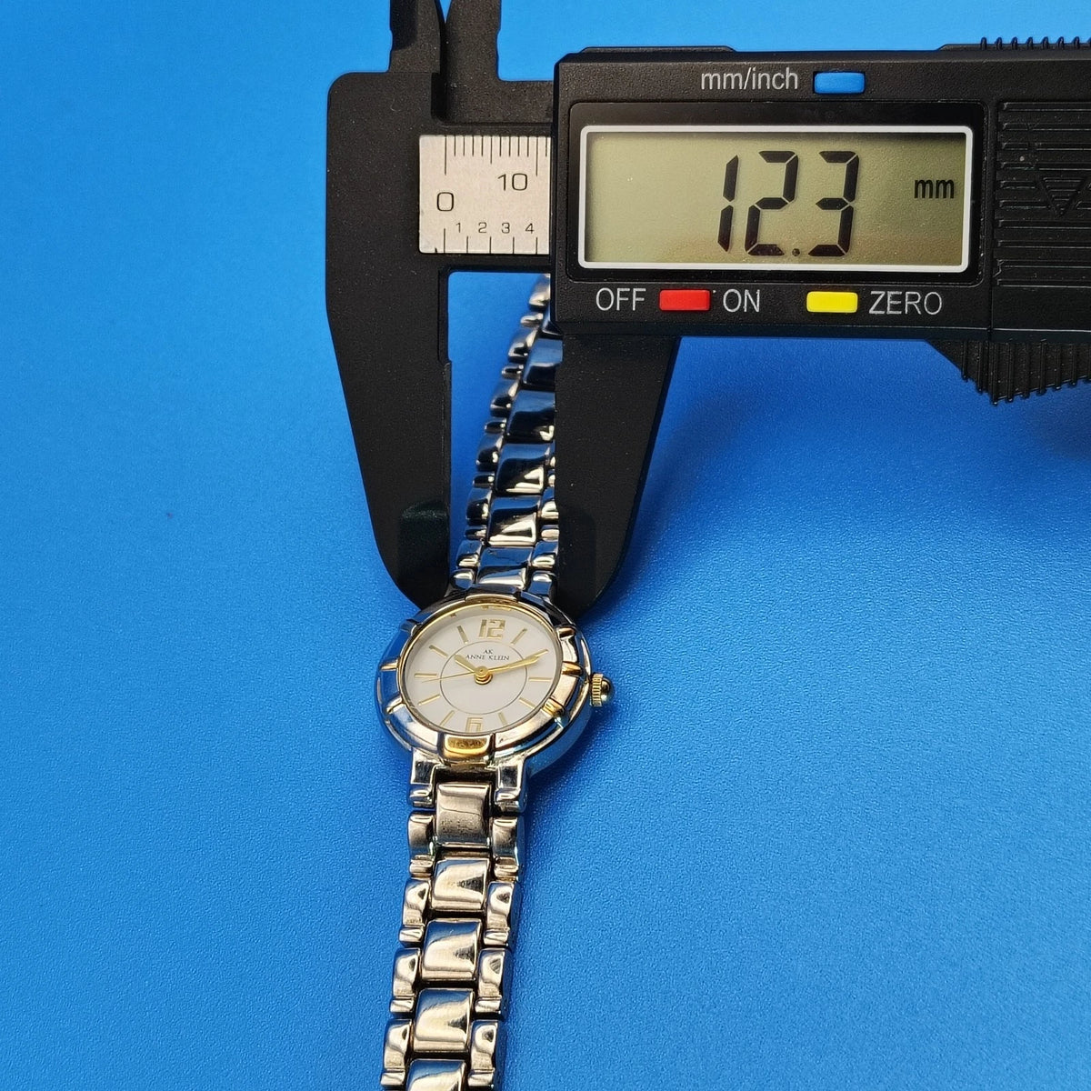 Vintage 1996 Anne Klein Y121E 23mm Women's Quartz Dress Watch W/ Near Mint