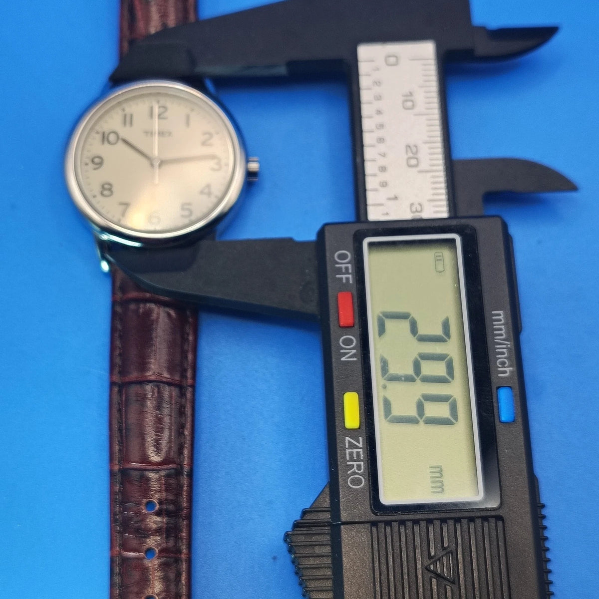 Vintage 2009 Timex Easy Reader 25mm Women's Quartz Watch Genuine Leather Strap