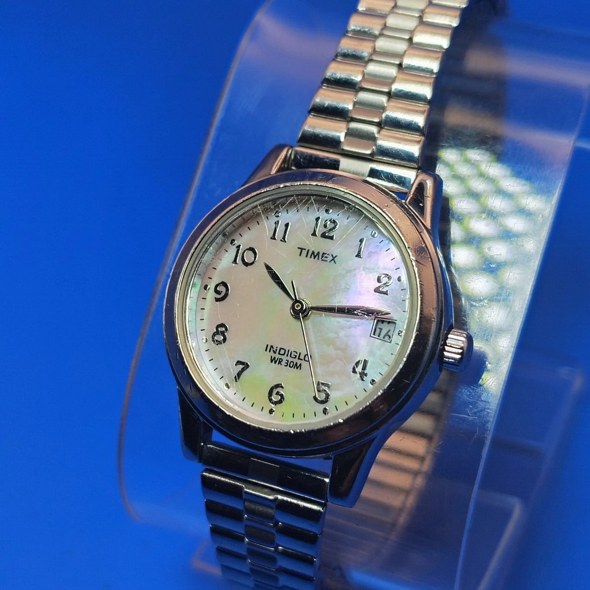 Vintage 2009 Timex Easy Reader Date Genuine Mother of Pearl Women's Quartz Watch