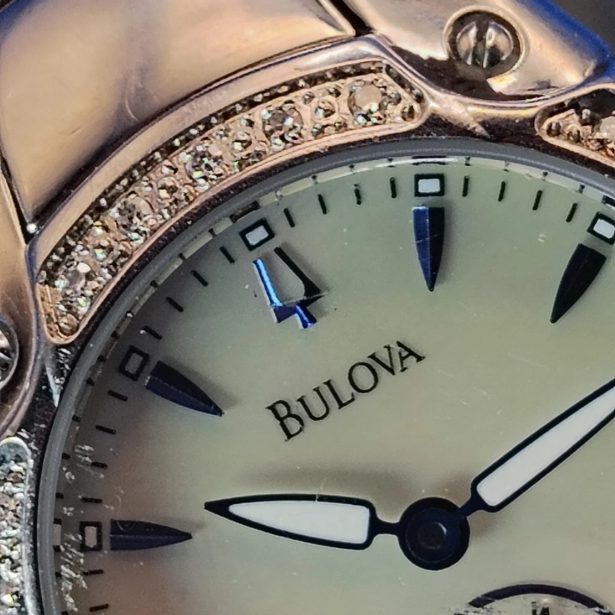Vintage 2003 Bulova Genuine Diamond & Mother of Pearl 30mm Women's Quartz Watch