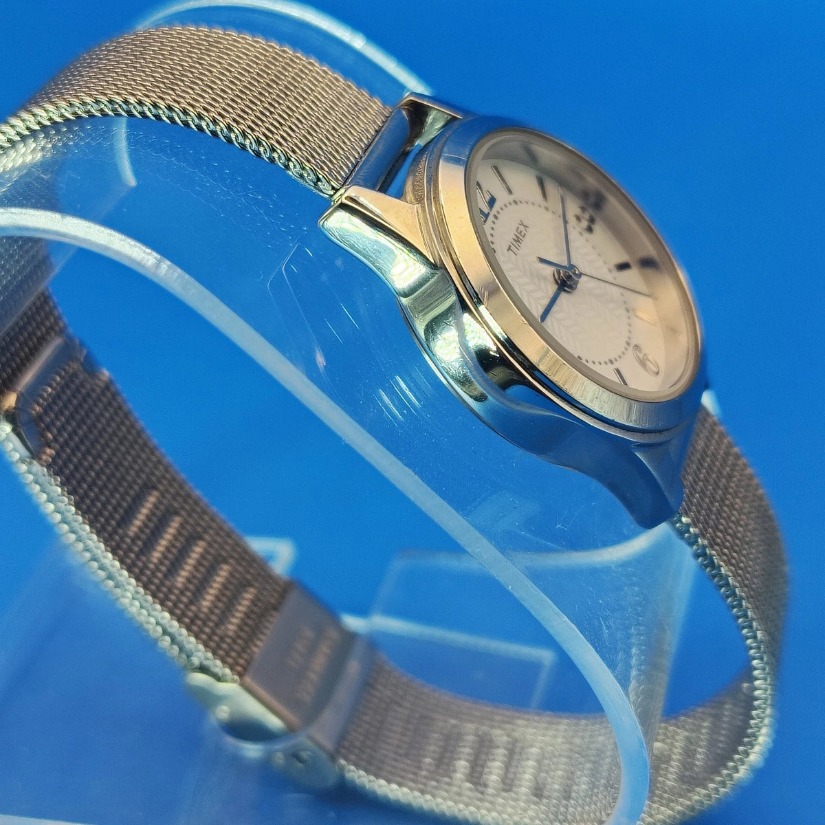 Vintage 2015 Timex 25mm Women's Quartz Watch New SS Mesh Bracelet Size 4-7.5