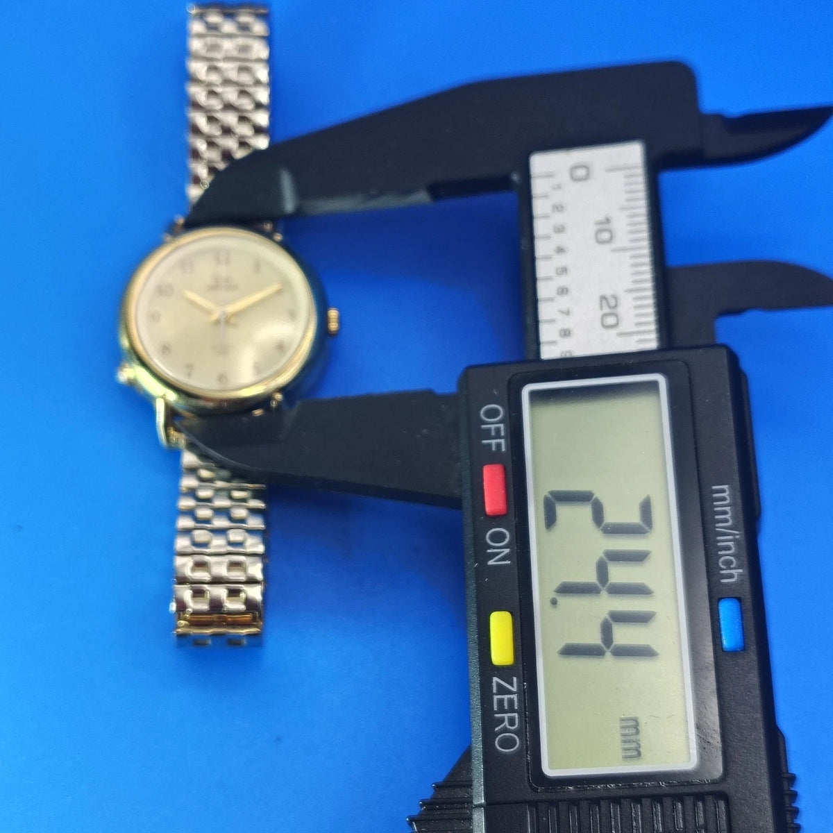 Vintage 1997 Timex Indiglo 24mm Women's Quartz Watch Stretch Bracelet Restored