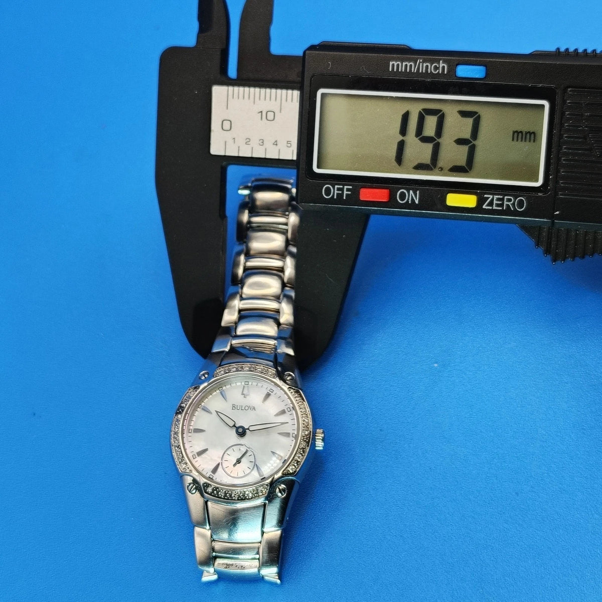 Vintage 2003 Bulova Genuine Diamond & Mother of Pearl 30mm Women's Quartz Watch