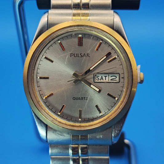 Vintage 1986 Pulsar by Seiko 34mm Men's Quartz Two Tone Watch Screw Back