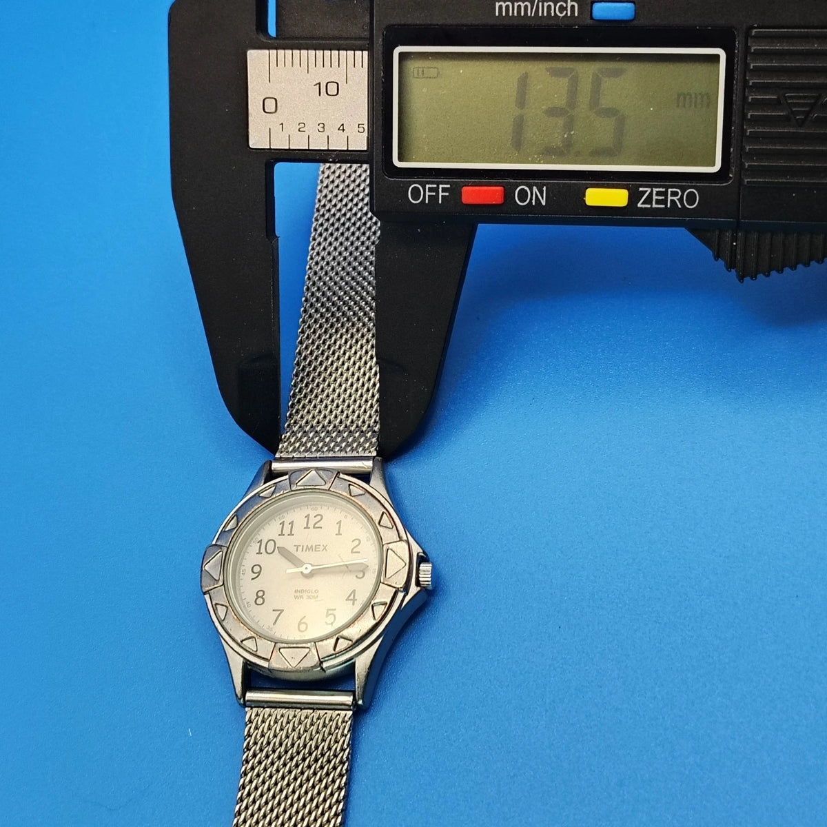 Vintage 1997 Timex Indiglo 27mm Women's Quartz Watch New Mesh Strap Size 4.5-7