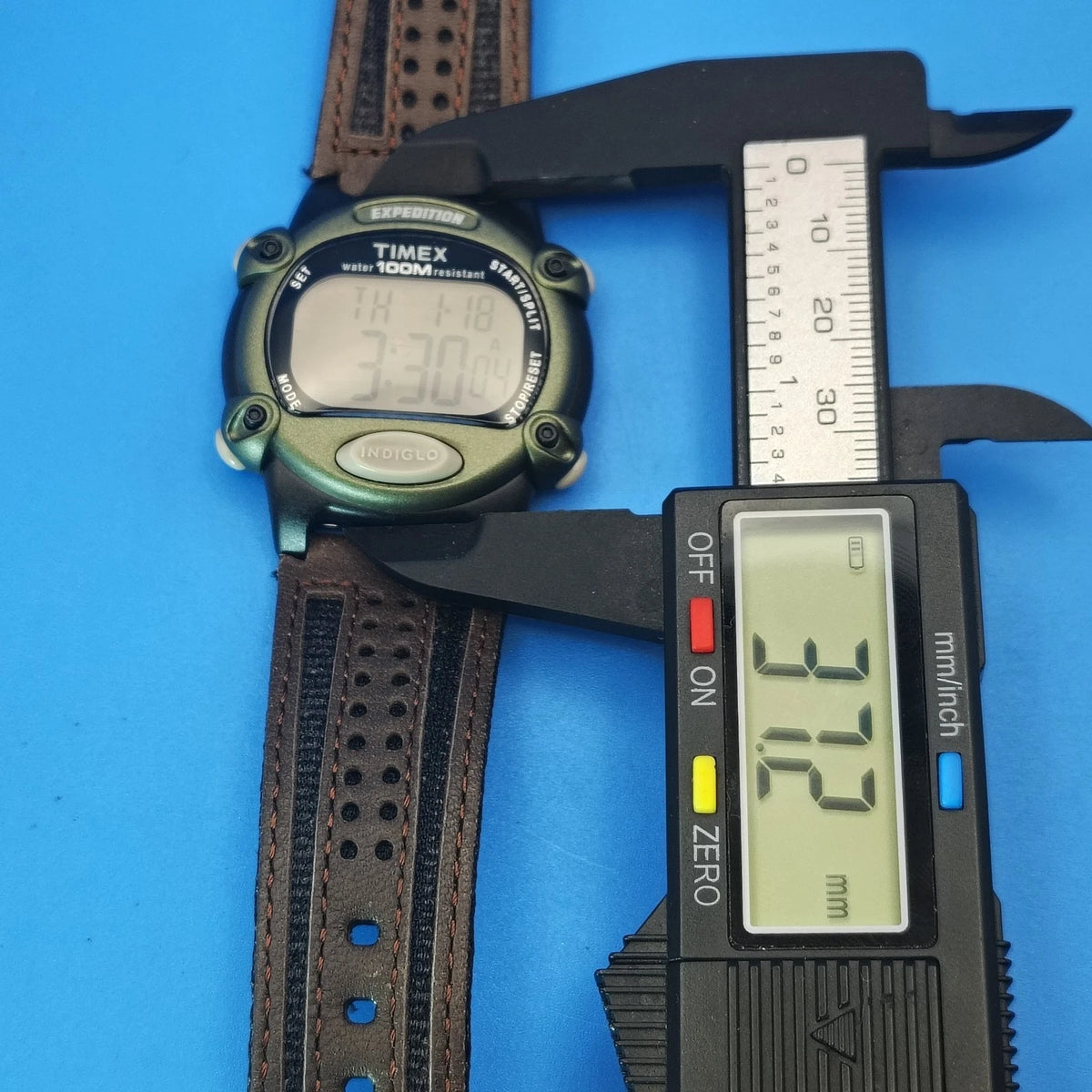 Vintage 2004 Timex Expedition T48042 37mm Mens Digital Field Watch *No Indiglo
