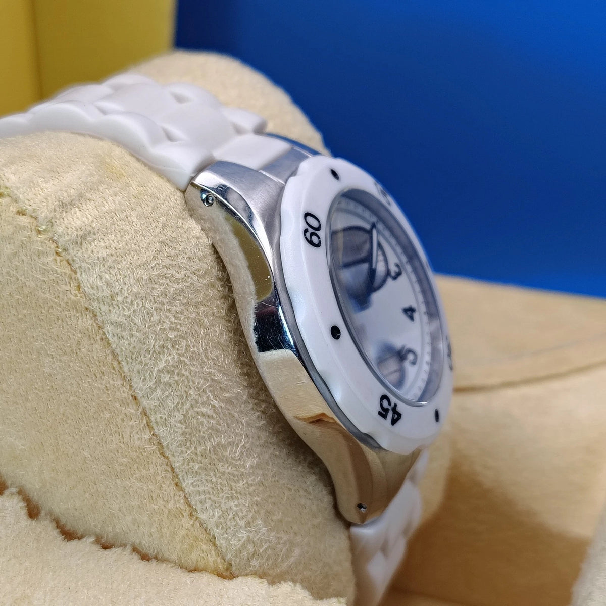 Vintage 2012 Invicta Angel Day-Date 36mm Women's Quartz Watch Full Set Near Mint