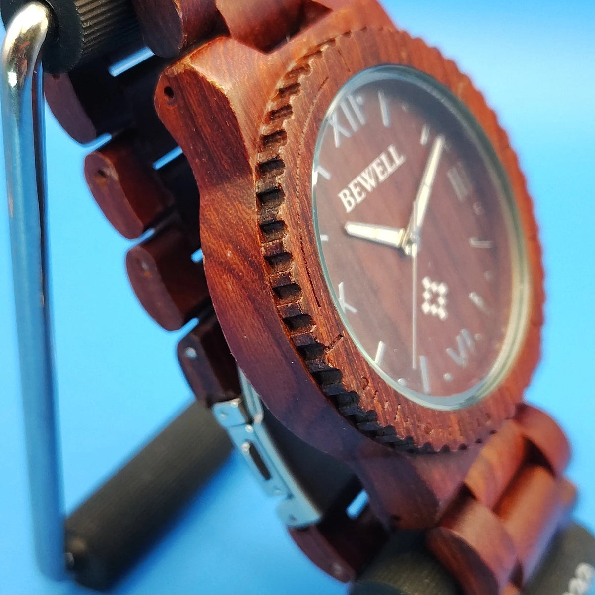 Vintage 2015 Bewell Organics Natural Redwood Eco 44mm Mens Quartz Watch