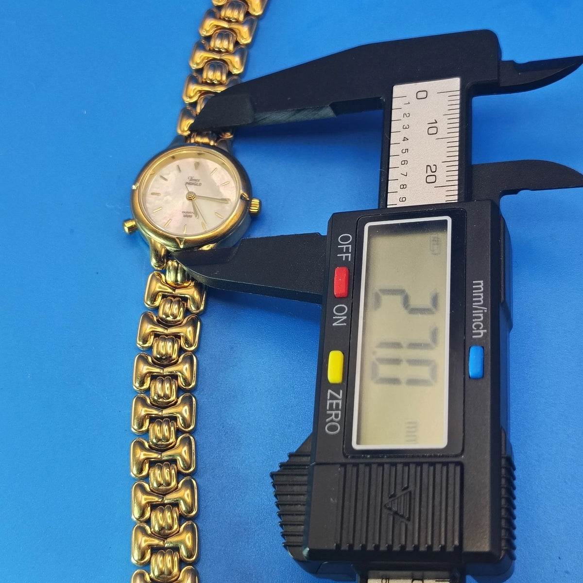 Vintage 1993 Timex Indiglo Mother of Pearl 27mm Women's Quartz Watch Size 5.5