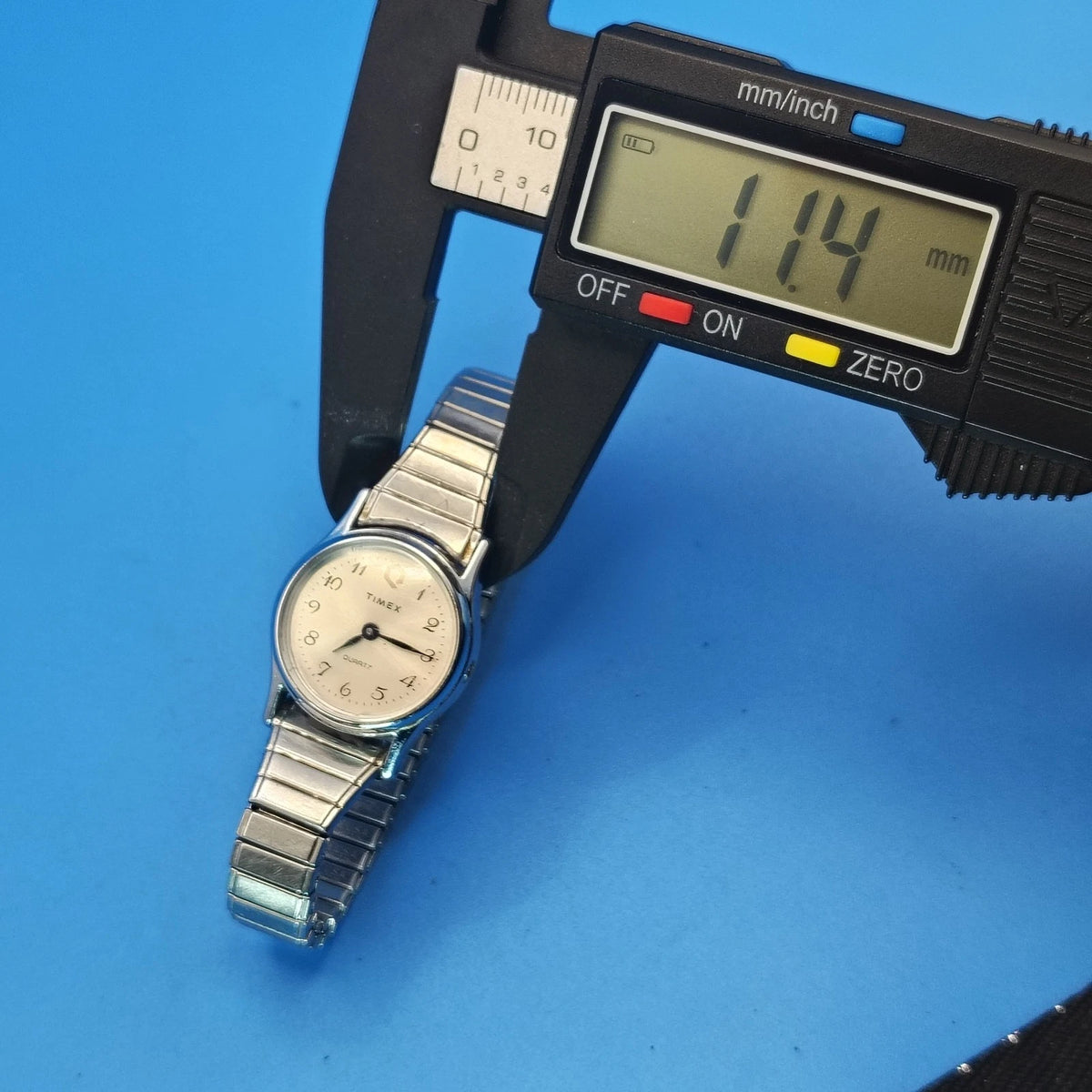 Vintage 1989 Timex 21mm Women's Quartz Watch Stretch Bracelet Stainless Steel