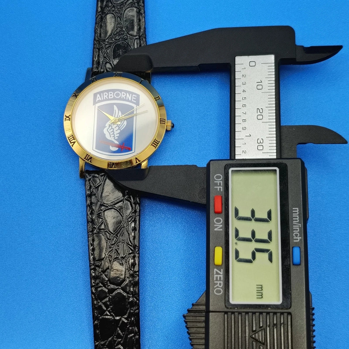 Vintage 1987 U.S. Army Airborne Brigade Sky Soldiers 34mm Men's Quartz Watch