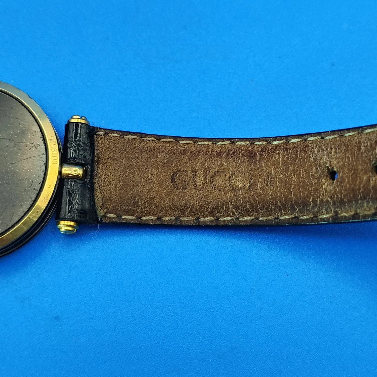 Vintage 1993 Gucci 3000M Swiss Made Mens Luxury Quartz Watch Lizard Skin Band