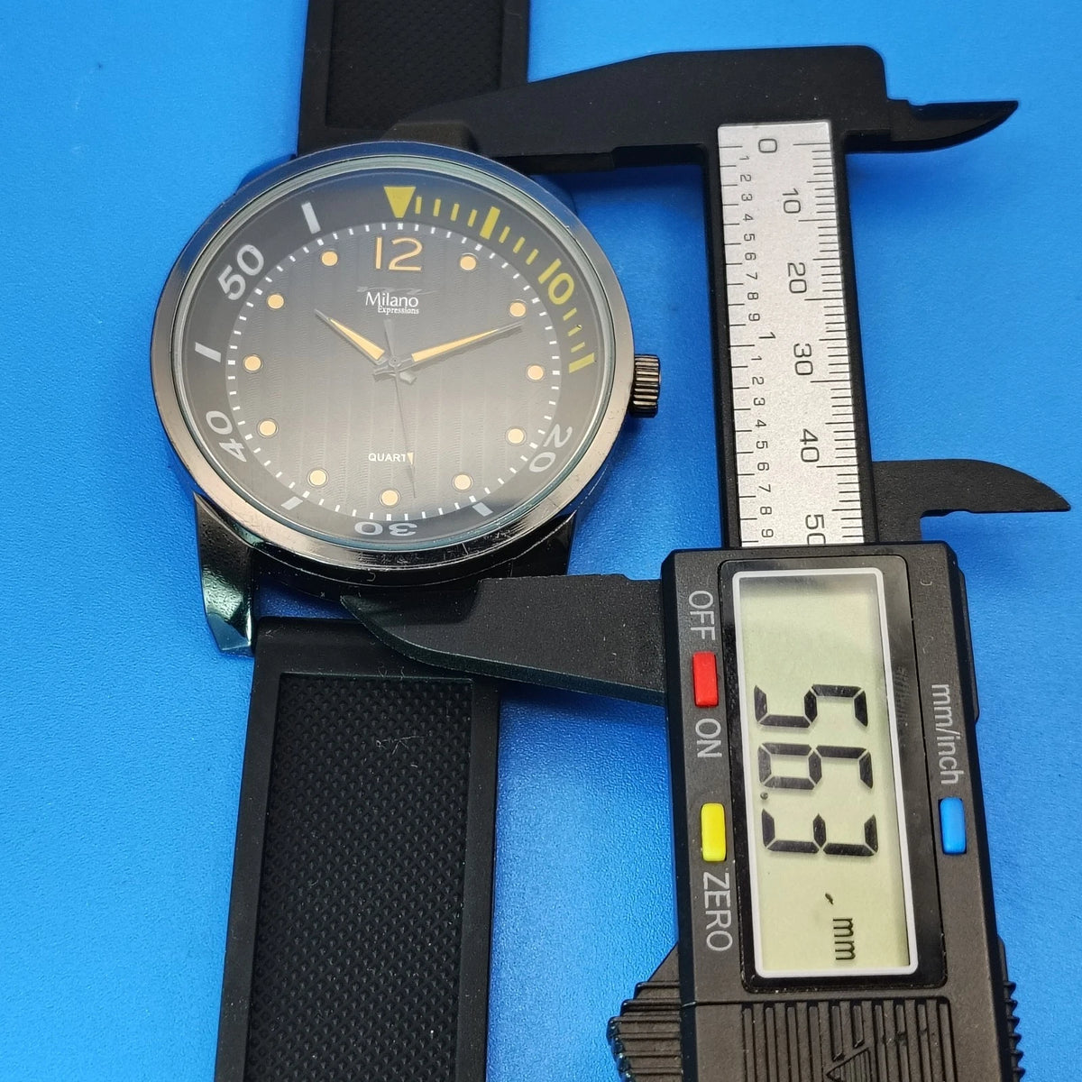 Vintage 2009 Milano Expressions Mens Oversized 56mm Quartz Designer Watch