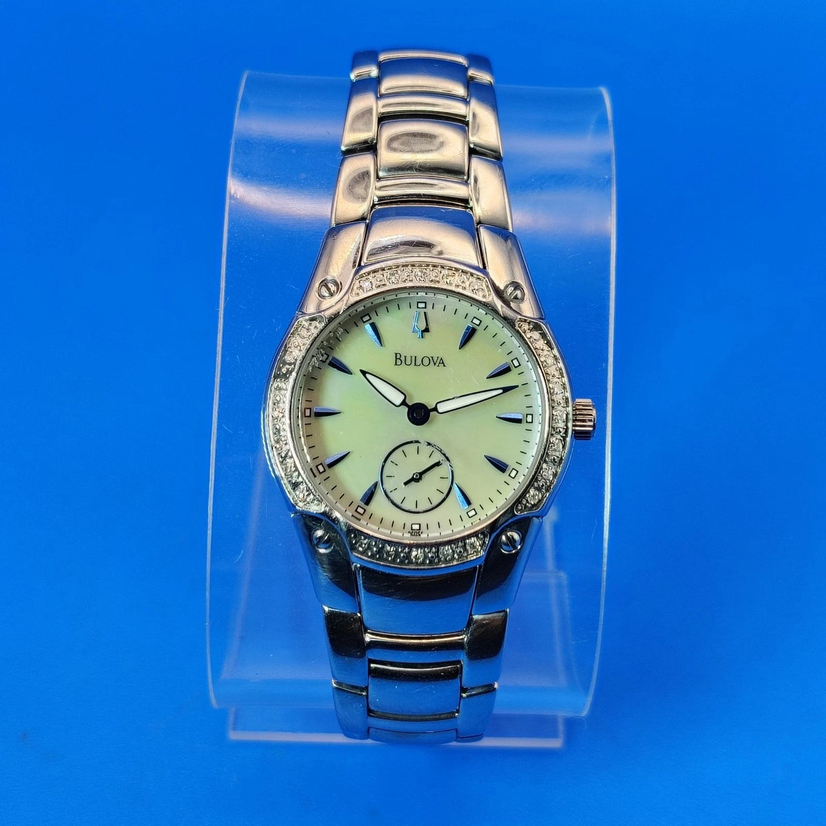 Vintage 2003 Bulova Genuine Diamond & Mother of Pearl 30mm Women's Quartz Watch