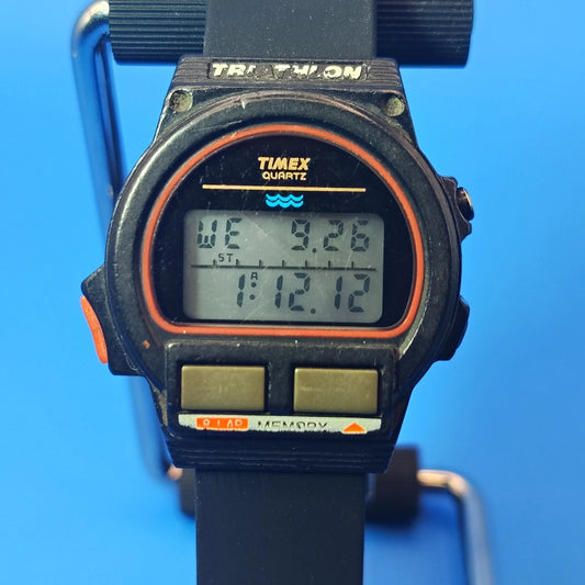 Vintage 1987 Timex Triathlon Memory 851A 35mm Mens Retro Digital Sport Watch