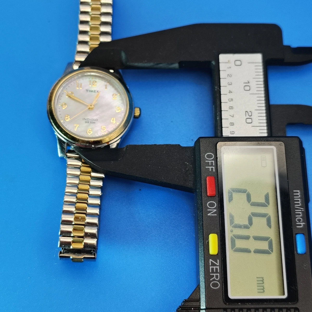 Vintage 2002 Timex Indiglo Mother of Pearl 25mm Women's Two Tone Quartz Watch