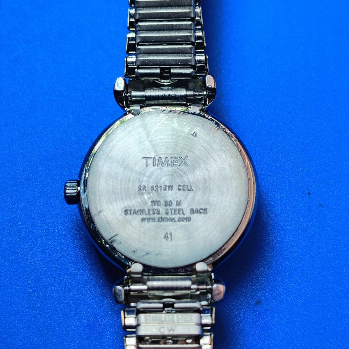 Vintage 1998 Timex Elegance Bowtie 30mm Two Tone Women's Quartz Watch Size 4-8+