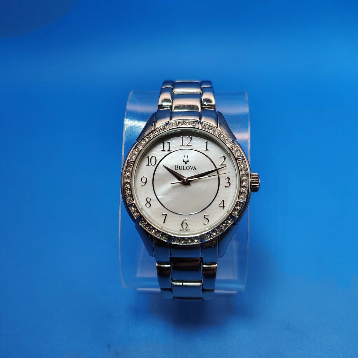 Vintage 2009 Bulova 96L182 Mother of Pearl Pave Bezel 30mm Women's Quartz Watch