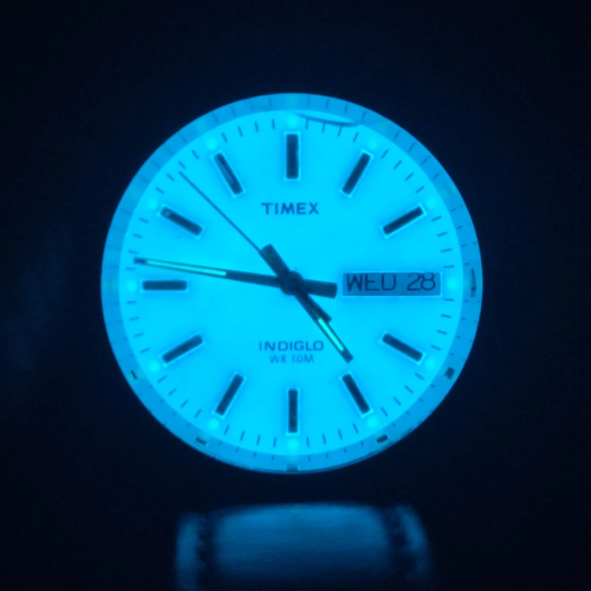 Vintage 2008 Timex Indiglo Presidential Day/Date Two Tone 33mm Mens Quartz Watch