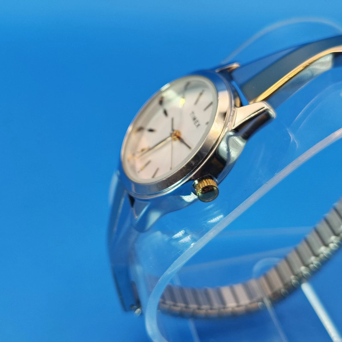 2015 Timex 24mm Two Tone Women's Quartz Watch Stretch Bracelet Near MINT