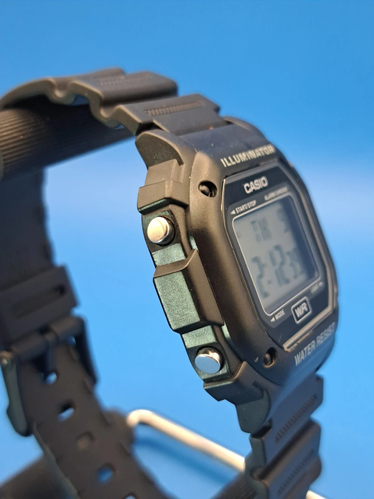 2011 Casio Illuminator F-108WH 43mm Mens Quartz Digital Sports Watch Restored