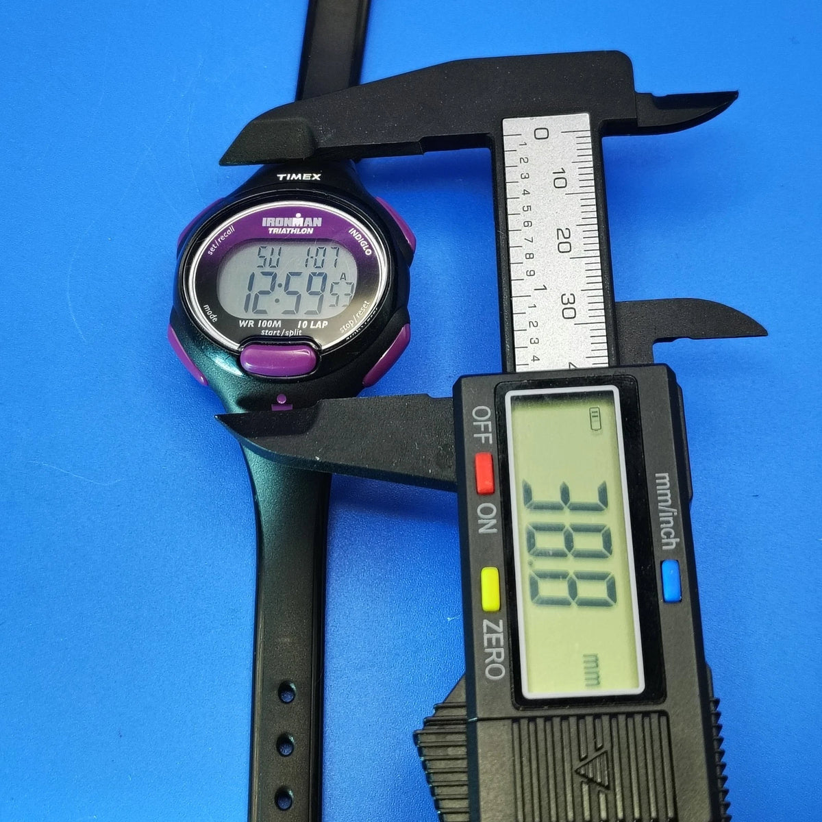 Vintage 2004 Ironman Triathlon Indiglo 39mm Women's Quartz Sport Watch 100M