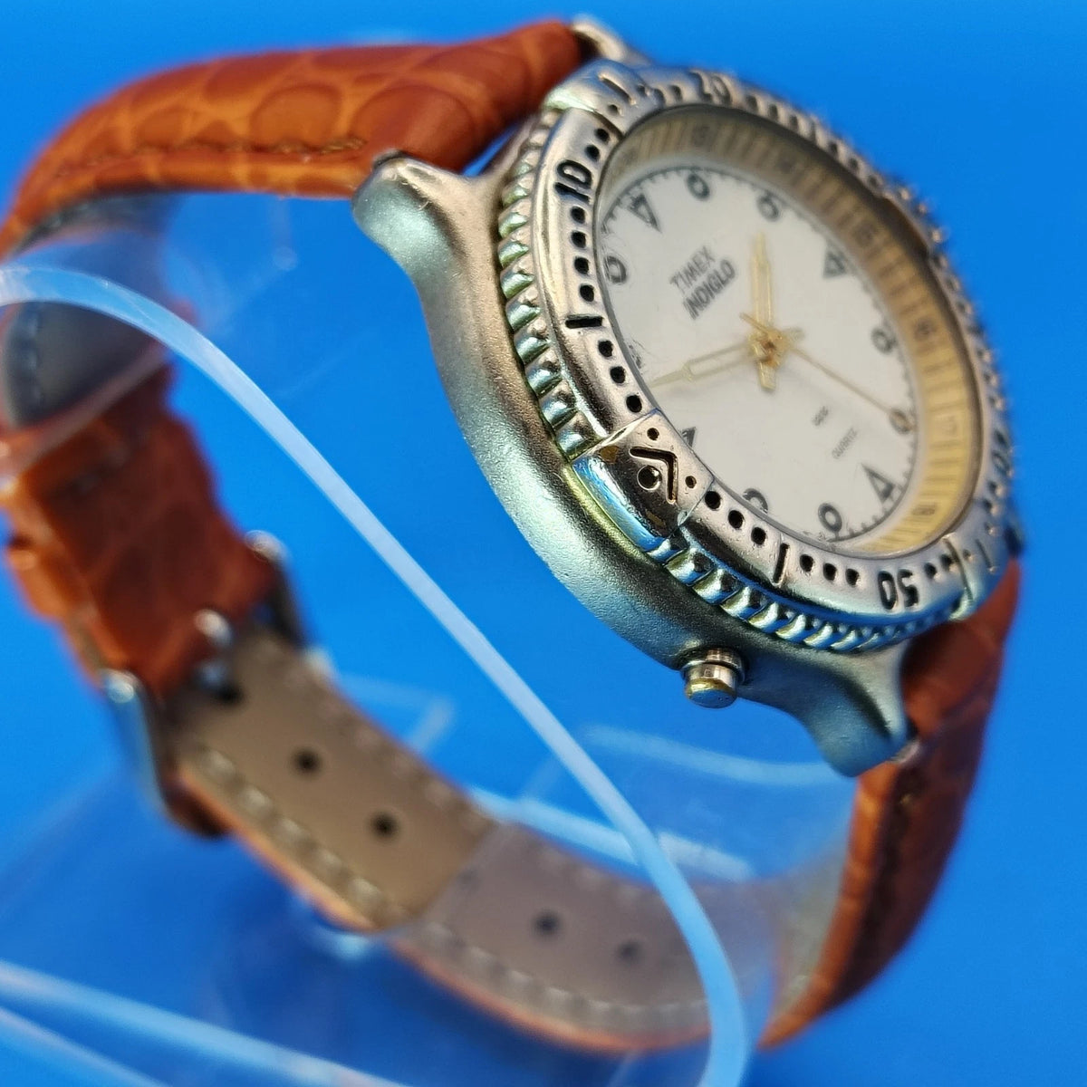 Vintage 1994 Timex 33mm Mens Quartz Field Watch Leather Band Indiglo Not Working