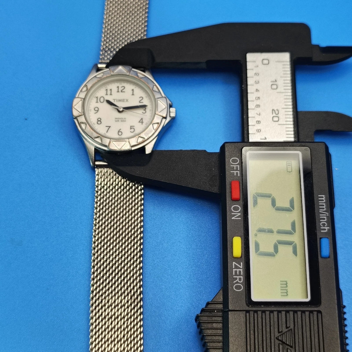 Vintage 1997 Timex Indiglo 27mm Women's Quartz Watch New Mesh Strap Size 4.5-7