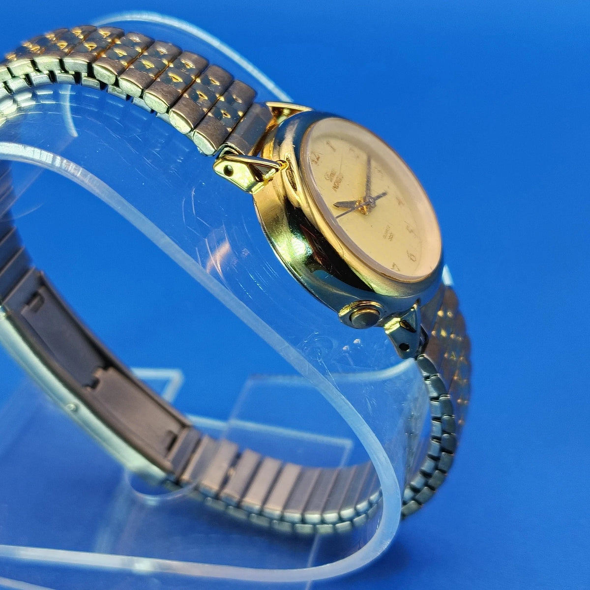 Vintage 2002 Timex Classic 25mm Women's Quartz Two Tone Dress Watch (No Indiglo)